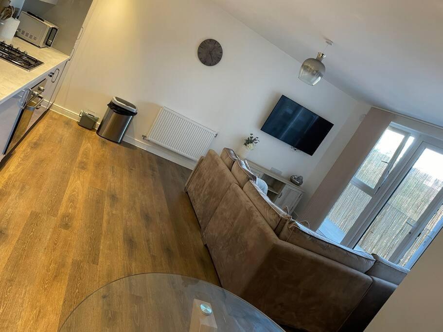 Spacious Apartment In The Heart Of Chelmsford Exterior photo