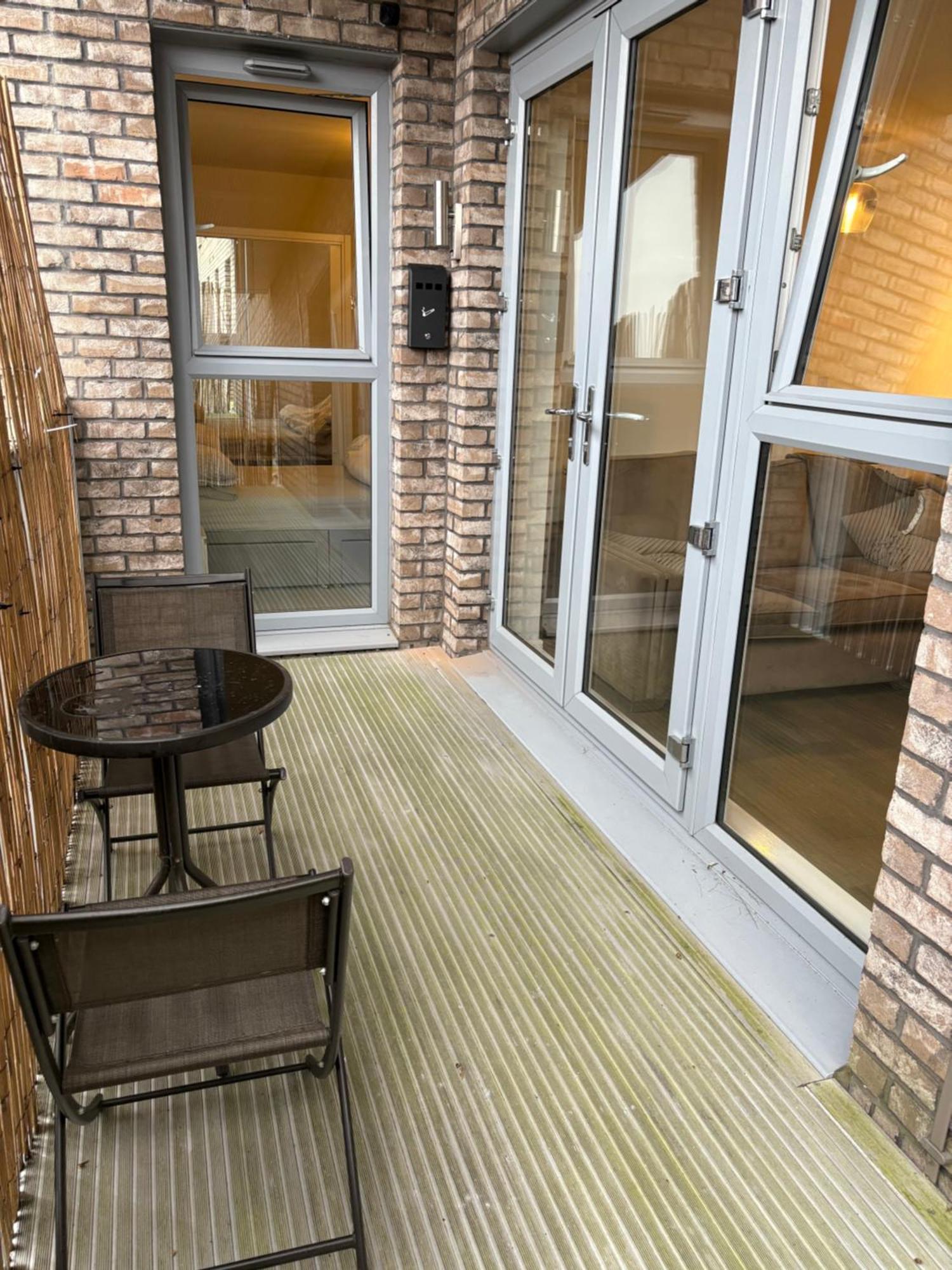 Spacious Apartment In The Heart Of Chelmsford Exterior photo